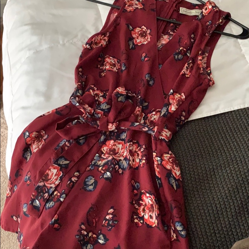 abercrombie & fitch maroon flower romper